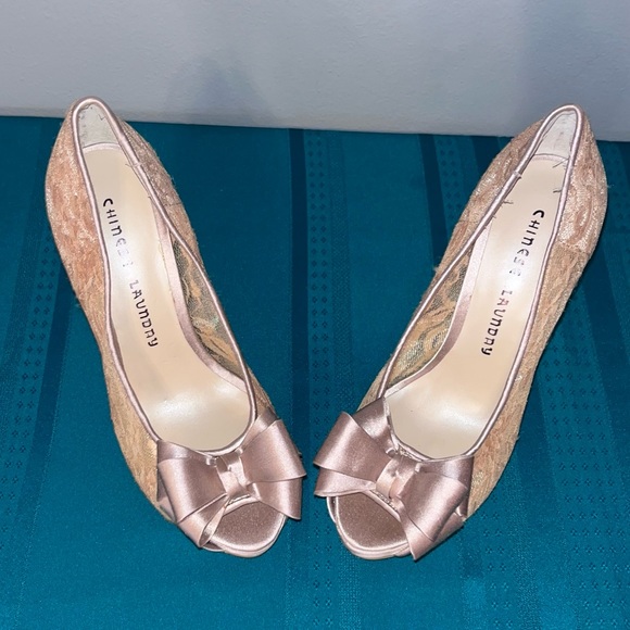 Chinese Laundry lace heels with bow size 8.5 - Picture 4 of 6